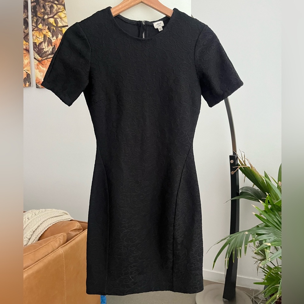 Aritzia Wilfred Mignonne Textured Black Dress